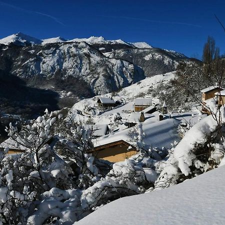 Logement Renove Avec Vue Panoramique La Saussaz エクステリア 写真