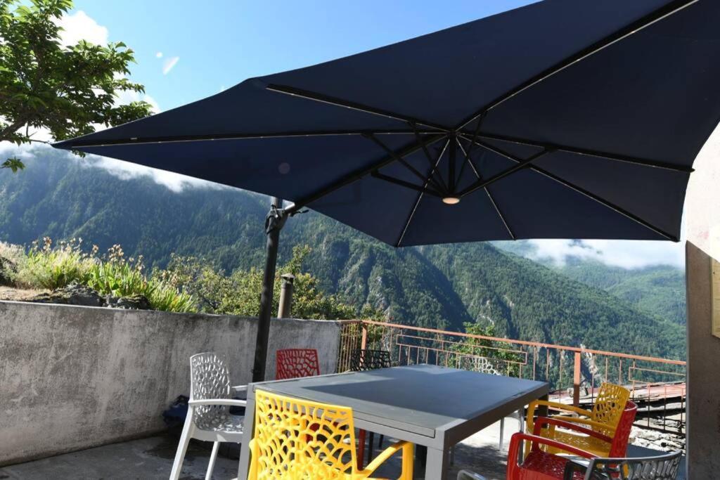 Logement Renove Avec Vue Panoramique La Saussaz エクステリア 写真