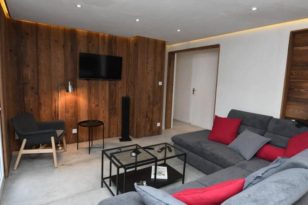 Logement Renove Avec Vue Panoramique La Saussaz エクステリア 写真