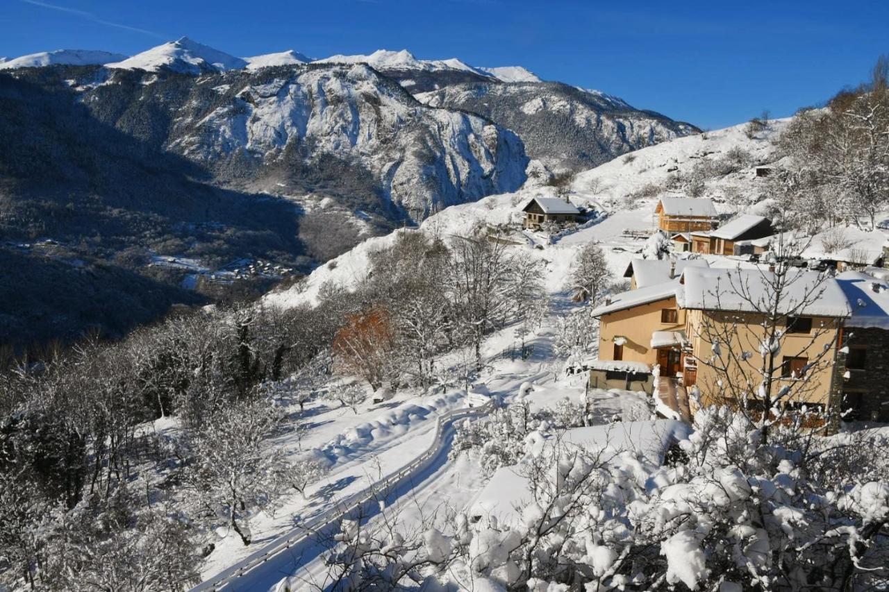 Logement Renove Avec Vue Panoramique La Saussaz エクステリア 写真